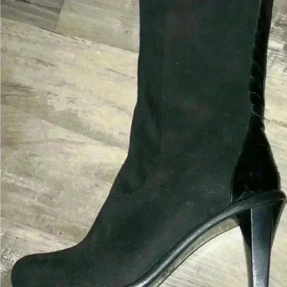 Donald J. Pliner Black Suede Heeled Boot with Faux Croc Embossing Size 6 1/2 M